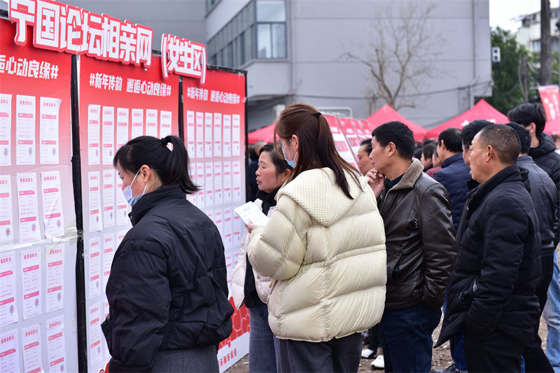 “热闹”的相亲角